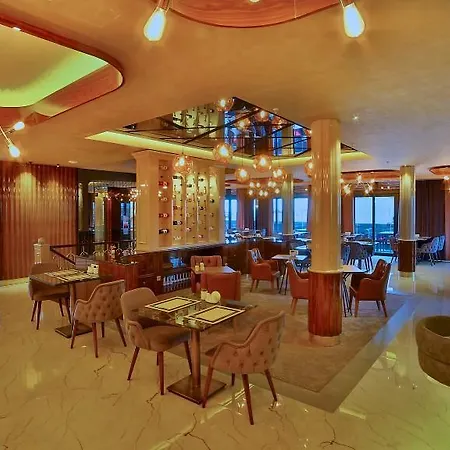 Отель Beethoven Premium 4*
