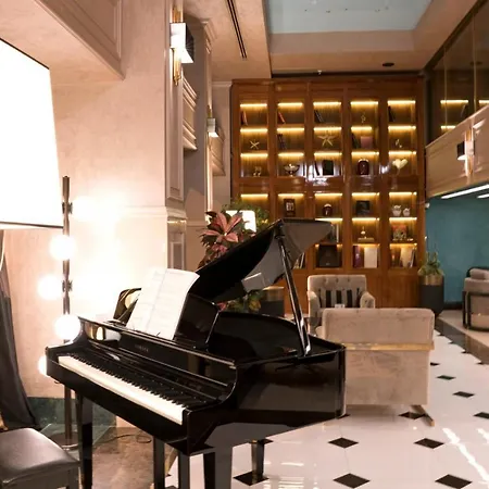 Отель Beethoven Premium 4*
