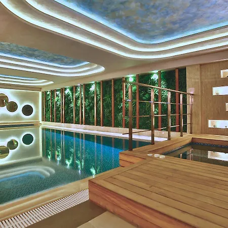 Отель Beethoven Premium 4*